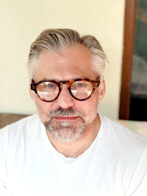 Woolet 007 Round / Panto Havana eyeglasses worn on a 158 mm wide face - real fit, front view